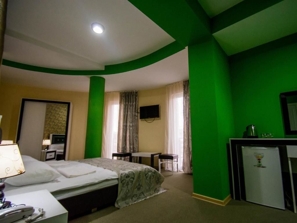 Отель Hotel Batoni Near Airport Тбилиси-45