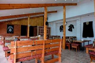 Отель Hotel Batoni Near Airport Тбилиси Стандартный двухместный номер с 1 кроватью-3
