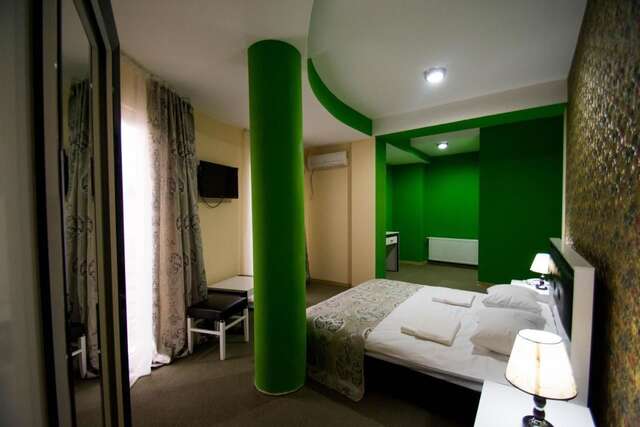 Отель Hotel Batoni Near Airport Тбилиси-31