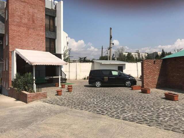 Отель Hotel Batoni Near Airport Тбилиси-37