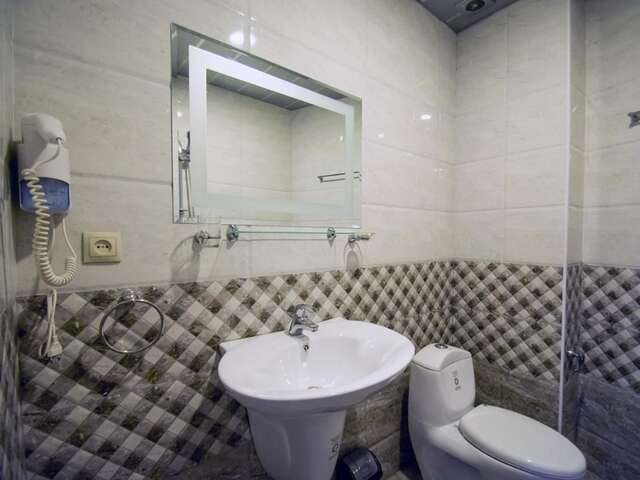 Отель Hotel Batoni Near Airport Тбилиси-43