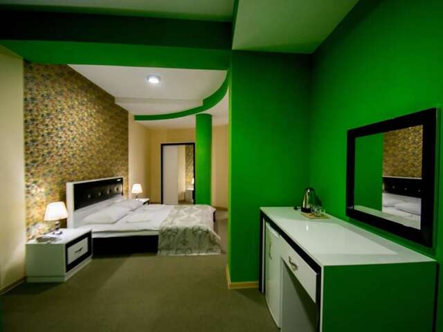 Отель Hotel Batoni Near Airport Тбилиси-46