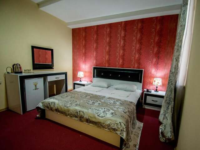 Отель Hotel Batoni Near Airport Тбилиси-49