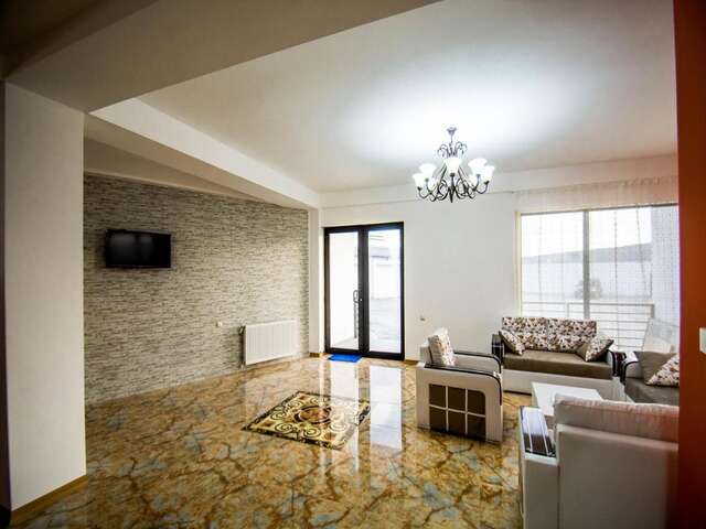 Отель Hotel Batoni Near Airport Тбилиси-8